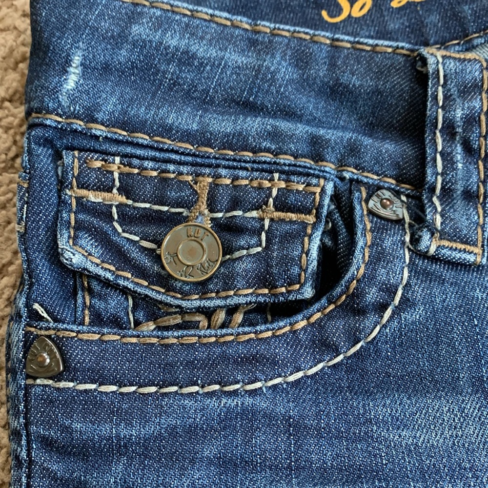 Capris - Picture 10 of 10